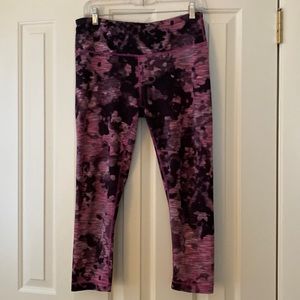 Legging  size M/L. Small waist pocket. .good condition,